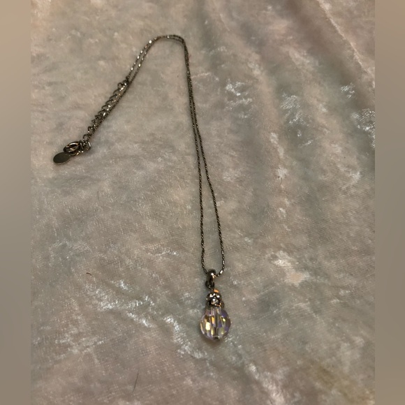 Faceted crystal and silver tear drop necklace. - Picture 3 of 6